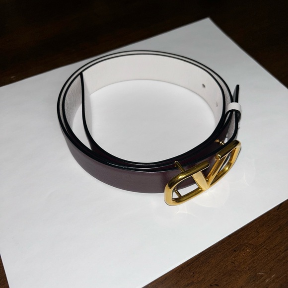 Valentino Gold Logo reversible White/ burgundy Belt - Picture 3 of 6